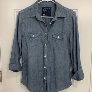 Women’s American Eagle button down denim shirt